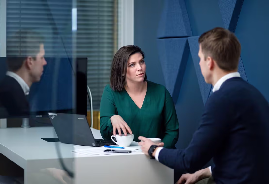 Tutkimus: Yritykset suhtautuvat aiempaa tiukemmin myöhässä maksamiseen